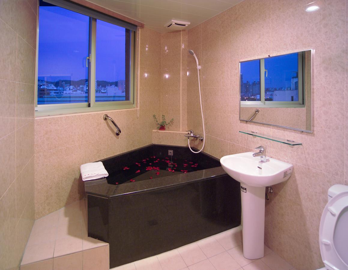 Hua Tai Hotel Xinzhu Zewnętrze zdjęcie